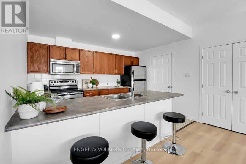 5 - 165 Waterbridge Drive, Ottawa, photo 3