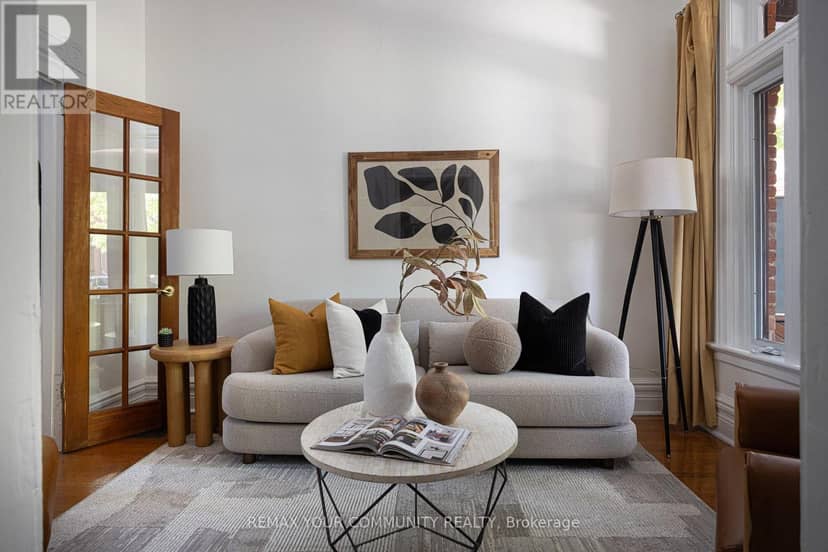 200 Albany Avenue, Toronto, photo 2