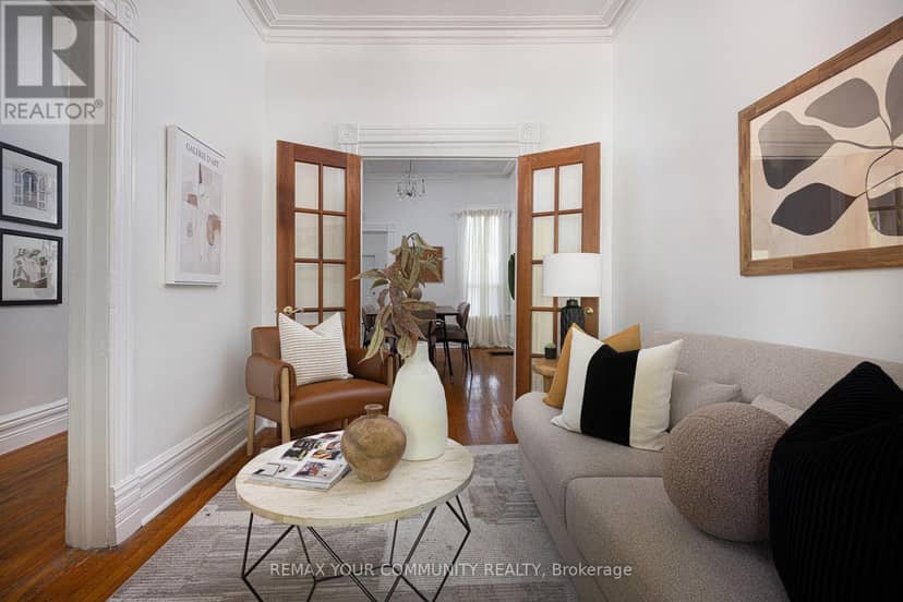200 Albany Avenue, Toronto, photo 4