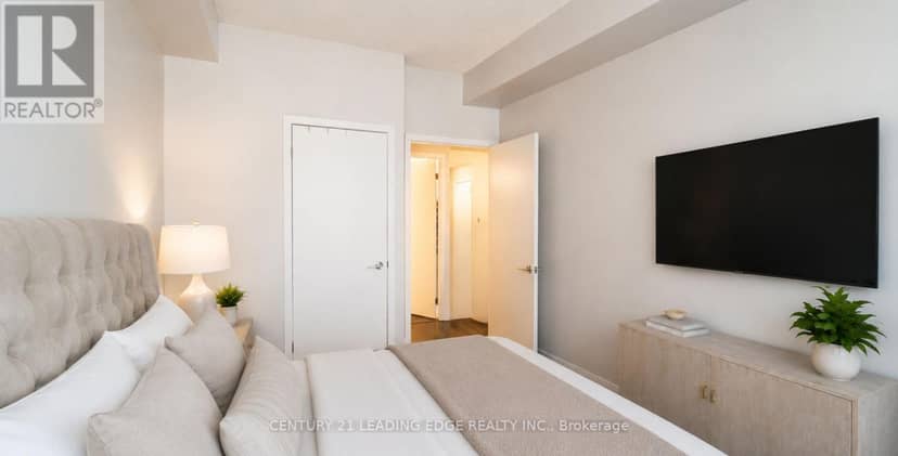 517 - 15 Bruyeres Mews — photo 15 of 31