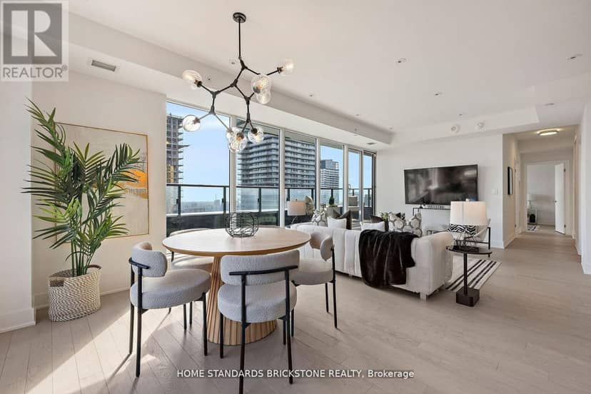 3907 - 955 Bay Street, Toronto