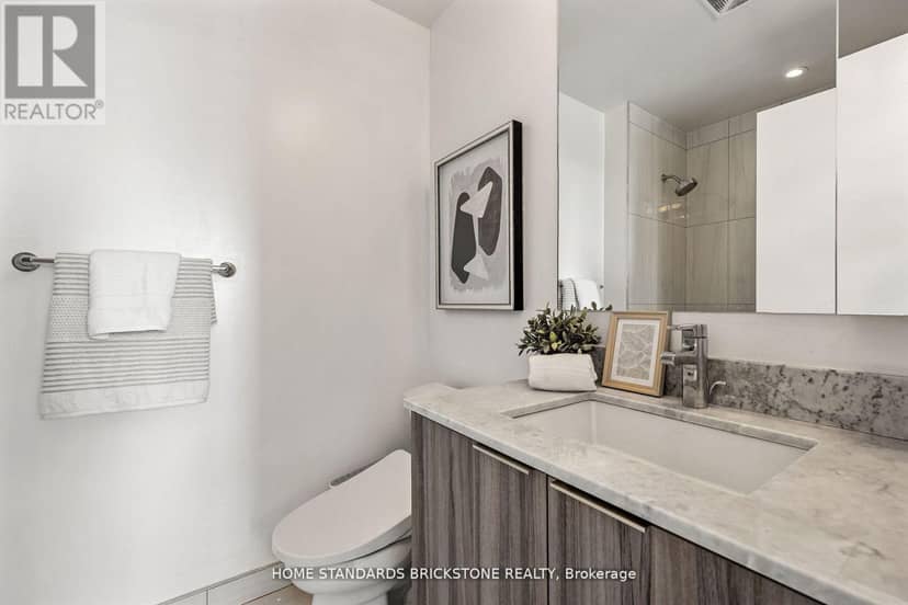 3907 - 955 Bay Street — photo 19 of 36