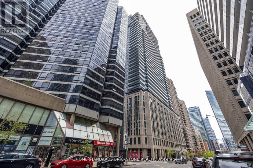 3907 - 955 Bay Street — photo 32 of 36