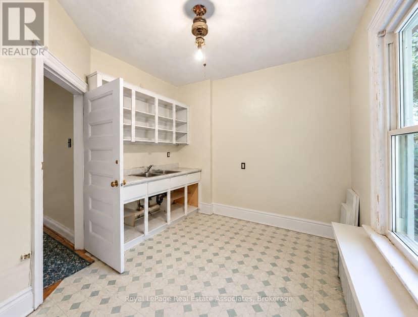 132 Close Avenue — photo 14 of 31