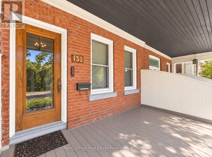 132 Close Avenue — photo 3 of 31
