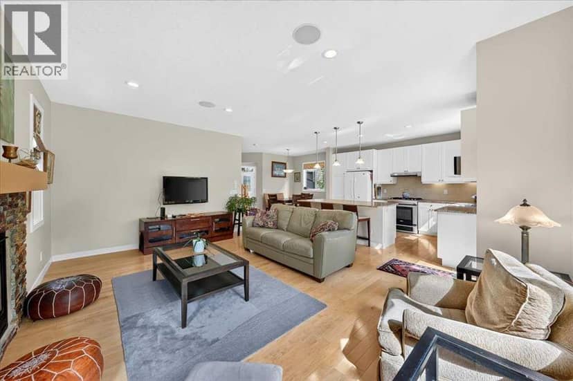 60 Sherwood Crescent NW — photo 16 of 37