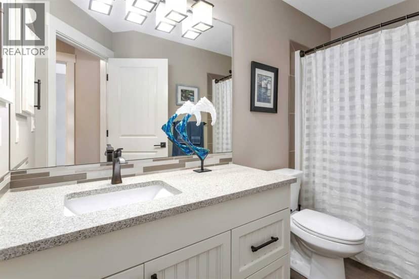 124, 5210 Lakeshore Drive — photo 31 of 40