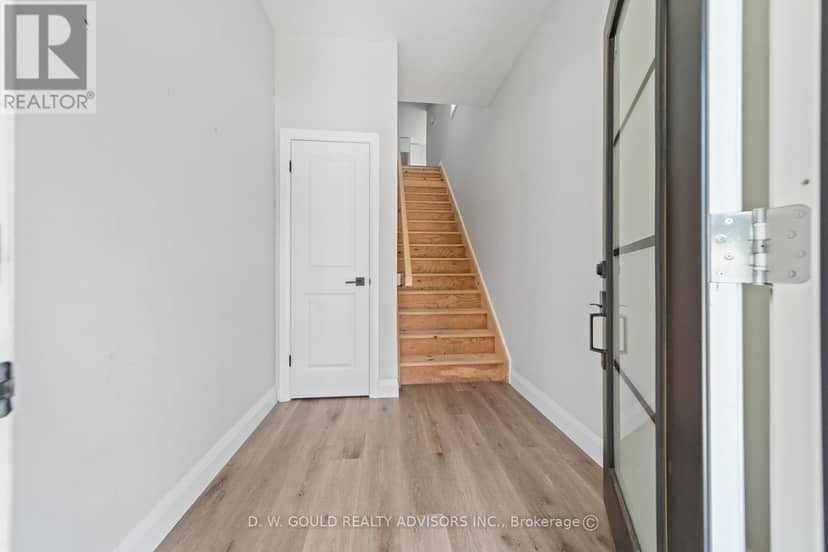 330 William Street — photo 10 of 40