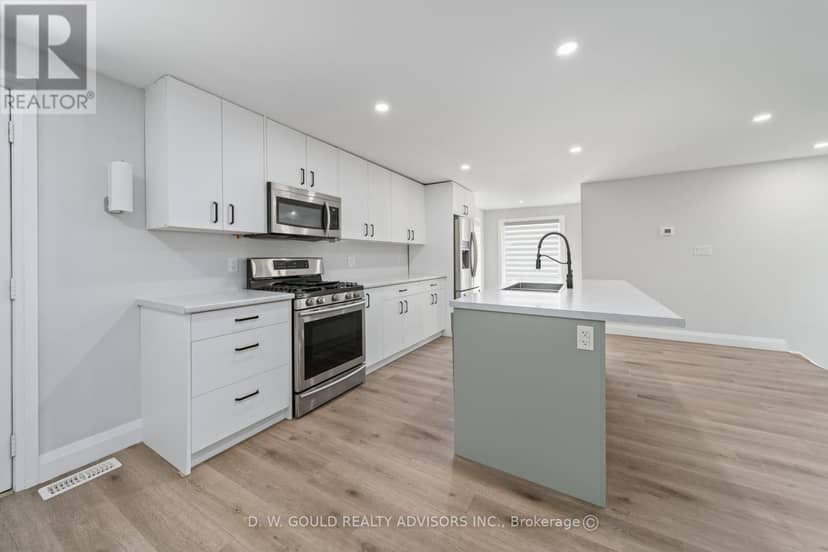 330 William Street — photo 13 of 40