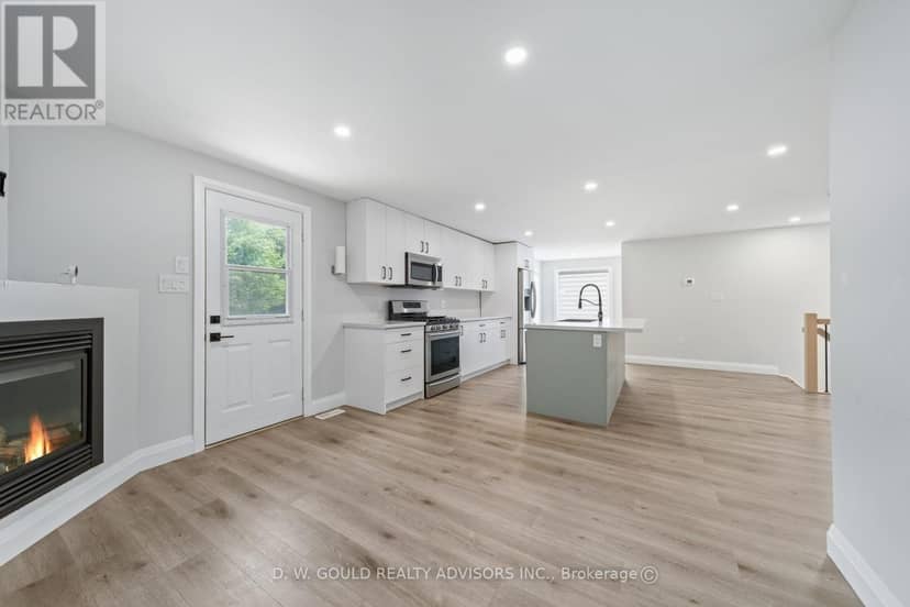 330 William Street — photo 17 of 40