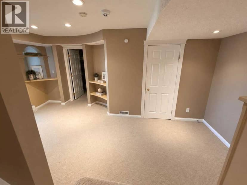 76 Valley Creek Crescent NW, Calgary, photo 6