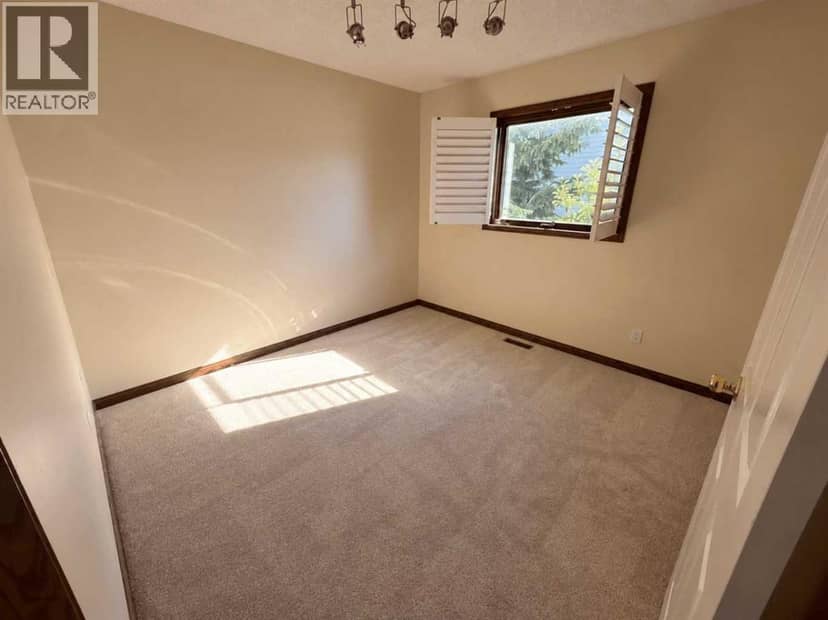 76 Valley Creek Crescent NW — photo 33 of 40