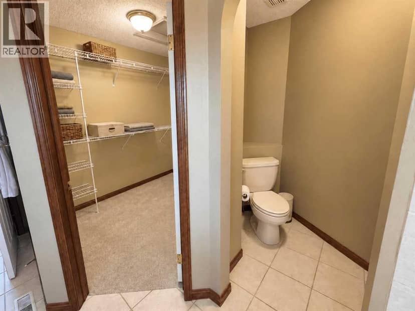 76 Valley Creek Crescent NW — photo 9 of 40