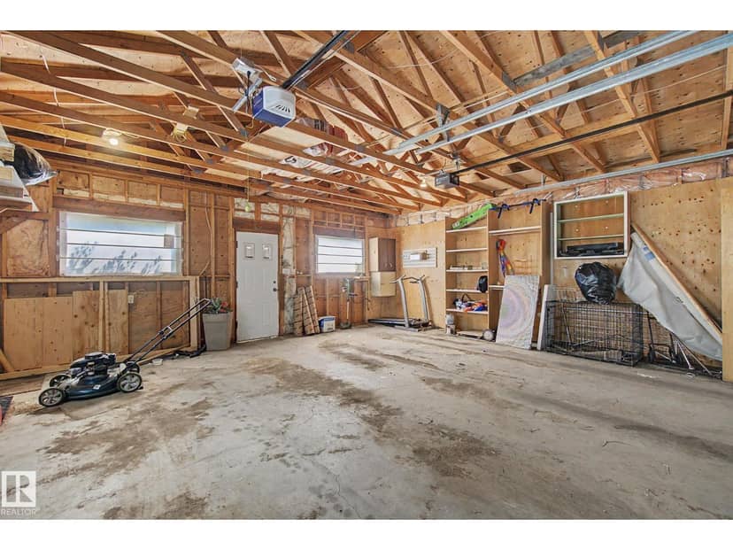 8710 83 AV NW — photo 20 of 21