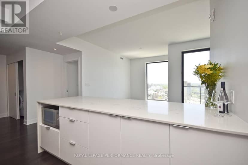 2109 - 20 Daly Avenue — photo 10 of 33