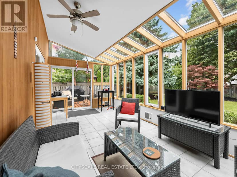 5610 Cortina Crescent — photo 18 of 39