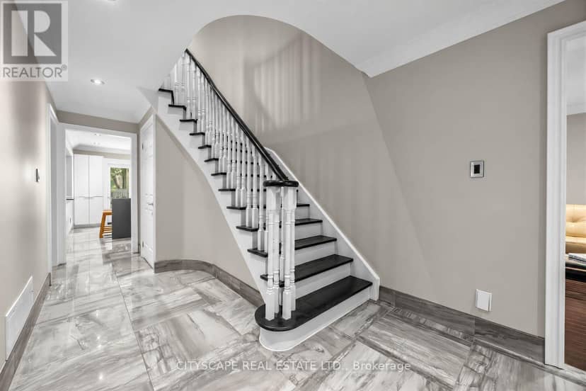 5610 Cortina Crescent — photo 6 of 39