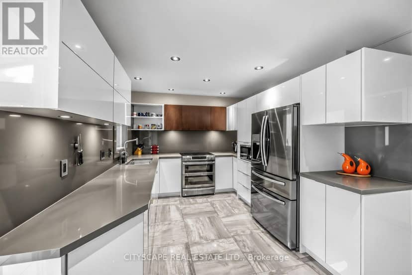 5610 Cortina Crescent — photo 15 of 39