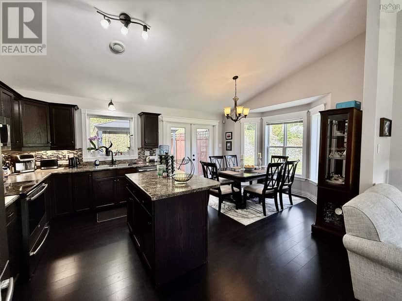 258 Heatherglen Drive — photo 10 of 40