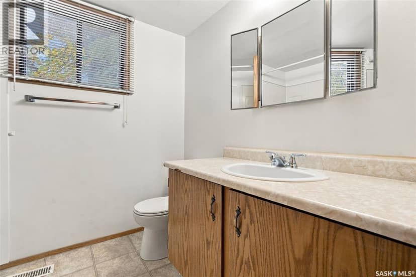 400 Cedar Meadow DRIVE — photo 11 of 19