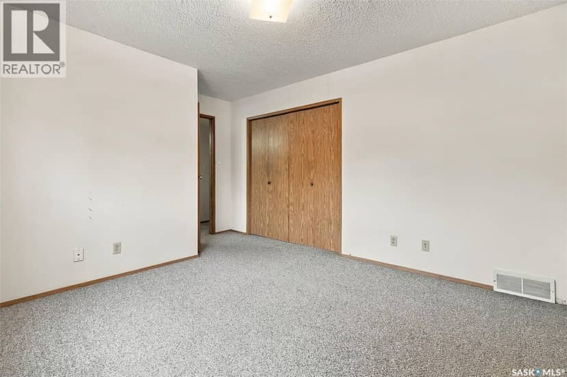400 Cedar Meadow DRIVE — photo 14 of 19
