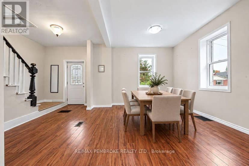 459 Somerset Street, Pembroke, photo 4
