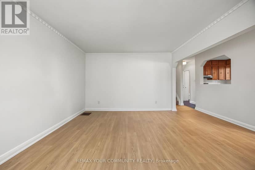 18 Robertsfield Crescent — photo 11 of 40