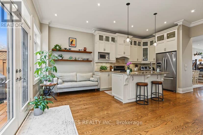 154 Holborne Avenue — photo 13 of 35