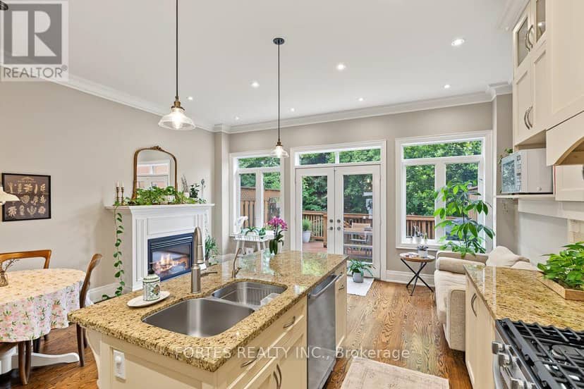 154 Holborne Avenue — photo 11 of 35