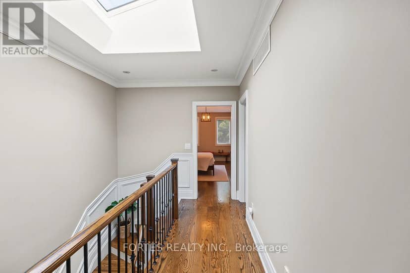 154 Holborne Avenue — photo 16 of 35