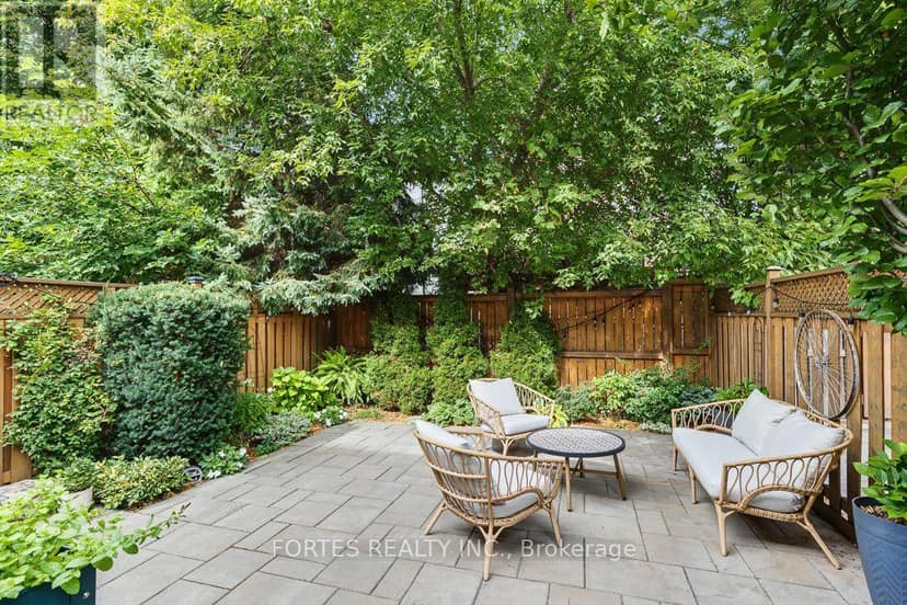 154 Holborne Avenue — photo 34 of 35