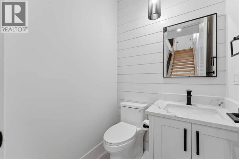 631 55 Avenue SW — photo 16 of 40