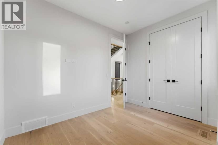 631 55 Avenue SW — photo 18 of 40