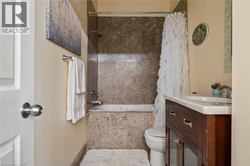 276 KING Street W Unit# 213 — photo 35 of 40