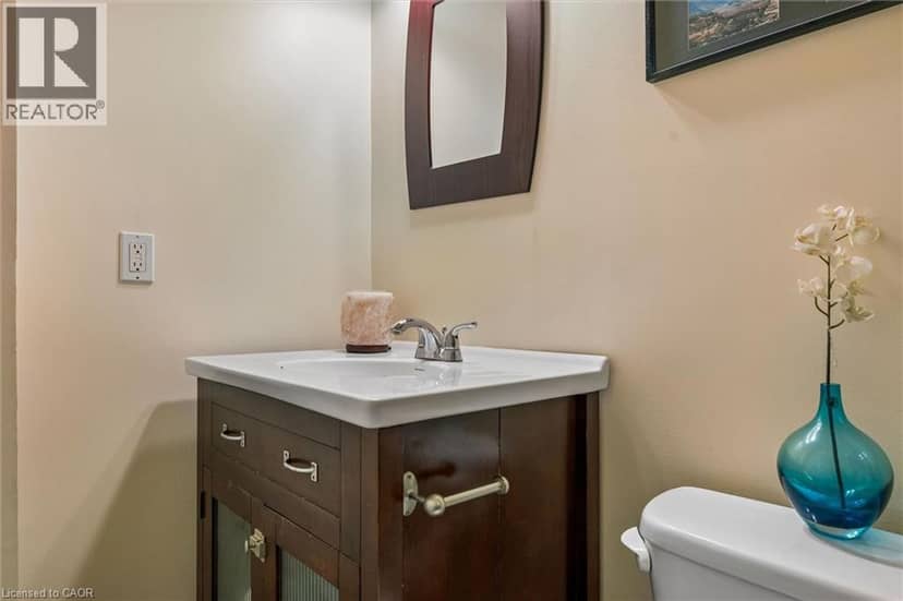 276 KING Street W Unit# 213 — photo 39 of 40