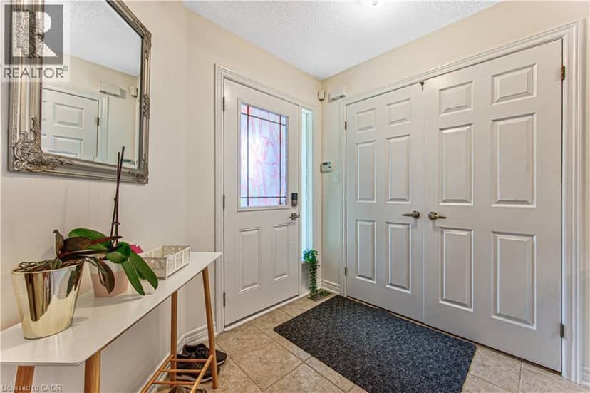270 SPRINGVALLEY Crescent — photo 4 of 40