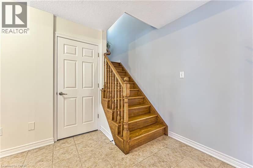 270 SPRINGVALLEY Crescent — photo 6 of 40