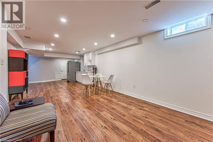 270 SPRINGVALLEY Crescent — photo 38 of 40