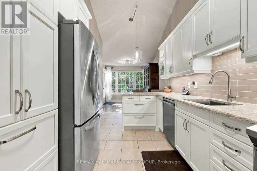 22 Grand Harbour Court — photo 12 of 35