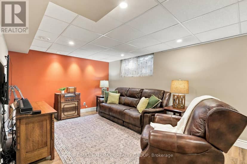 22 Grand Harbour Court — photo 26 of 35