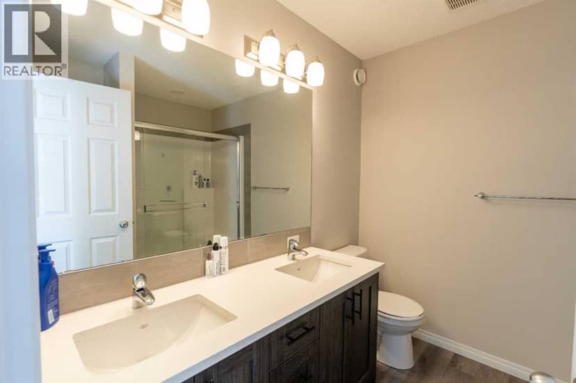 99 Hillcrest Close SW — photo 24 of 40