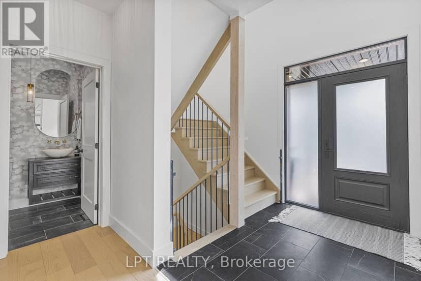 68 49th Street N, Wasaga Beach, photo 3