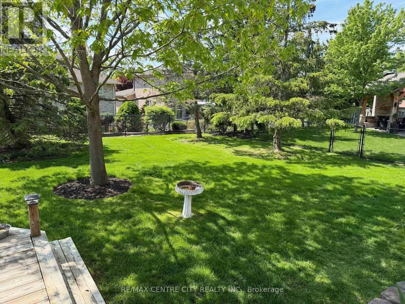31 Cavanaugh Crescent — photo 10 of 40