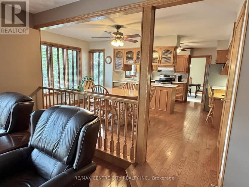 31 Cavanaugh Crescent — photo 20 of 40