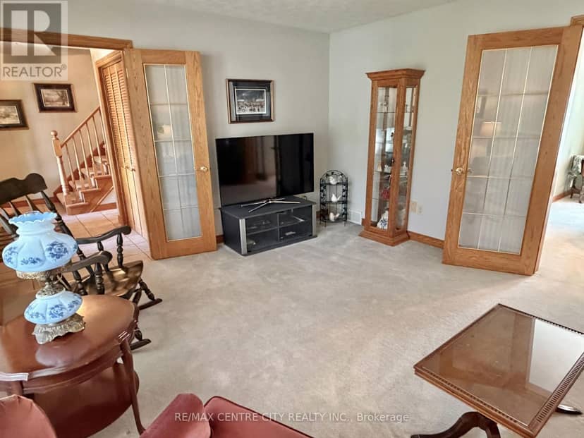 31 Cavanaugh Crescent — photo 25 of 40