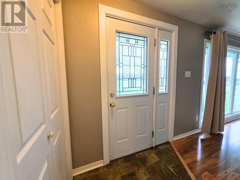 59 Lynne Drive — photo 4 of 28