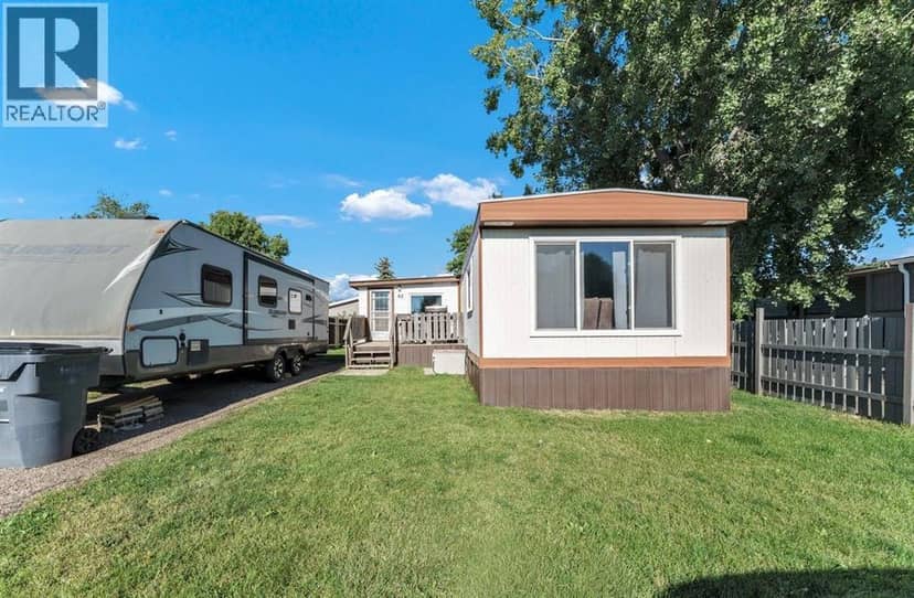 82 Anson Avenue SW, Medicine Hat, photo 2