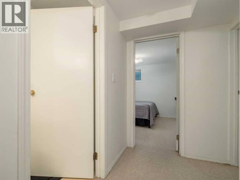 5723 54 St — photo 29 of 40