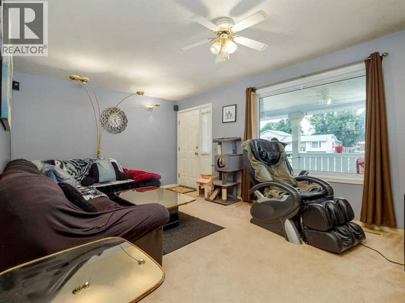5723 54 St — photo 16 of 40