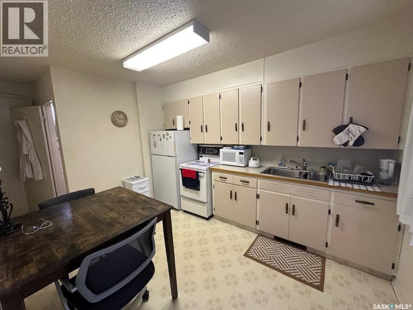 335 main STREET S — photo 22 of 39